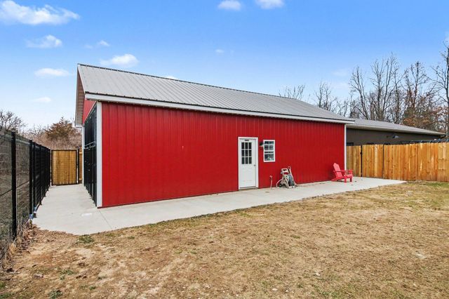 419 S Juniper Street NE, Edmore, MI 48829
