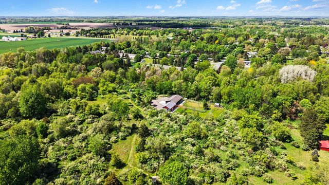 419 S Juniper Street NE, Edmore, MI 48829