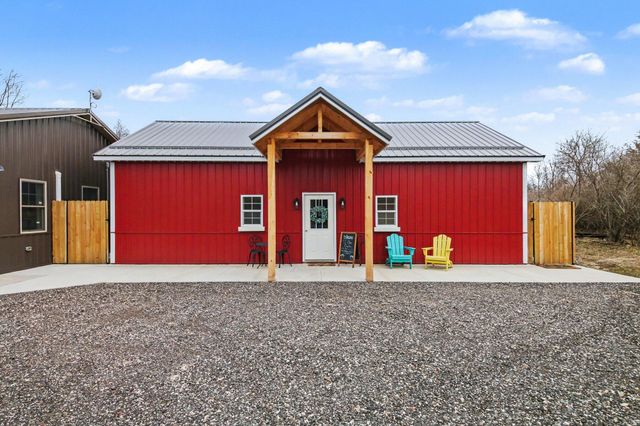 419 S Juniper Street NE, Edmore, MI 48829