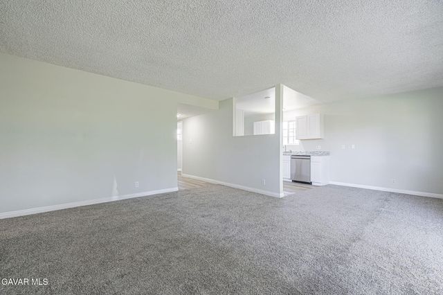 45575 E 6th Street, Lancaster, CA 93535