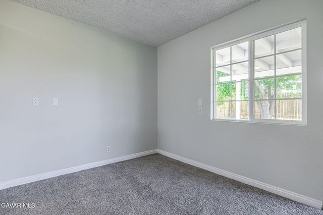 45575 E 6th Street, Lancaster, CA 93535