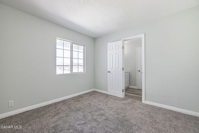 45575 E 6th Street, Lancaster, CA 93535