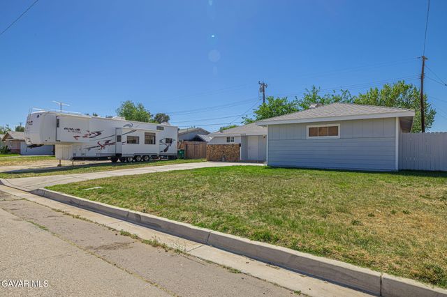 45575 E 6th Street, Lancaster, CA 93535