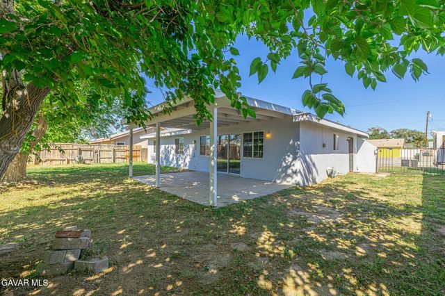 45575 E 6th Street, Lancaster, CA 93535
