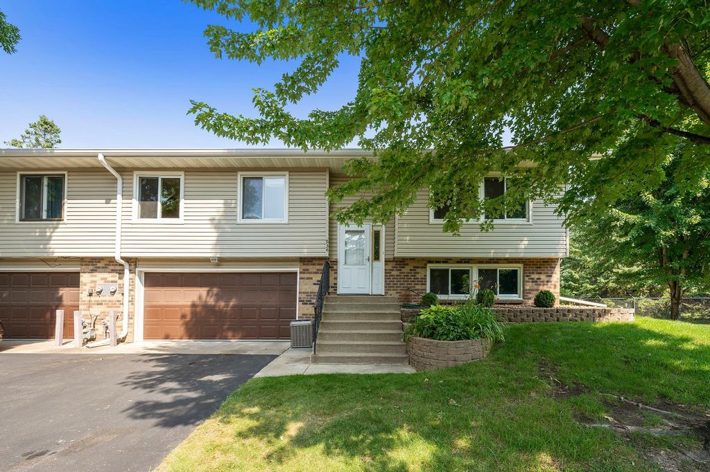 934 94th Avenue NE, Blaine, MN 55434 — exterior