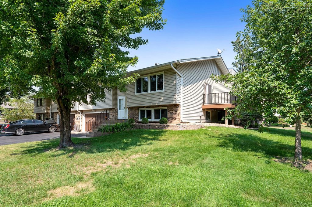 934 94th Avenue NE, Blaine, MN 55434 — photo 3