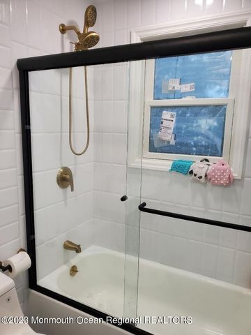 232 Jerome Avenue, Oakhurst, NJ 07755