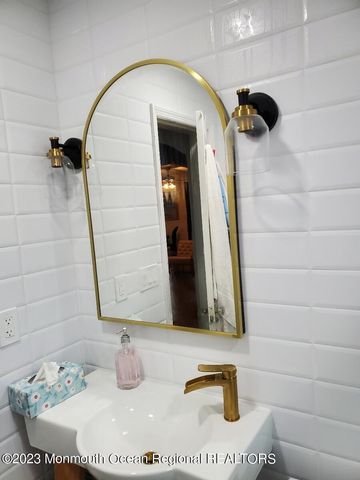 232 Jerome Avenue, Oakhurst, NJ 07755
