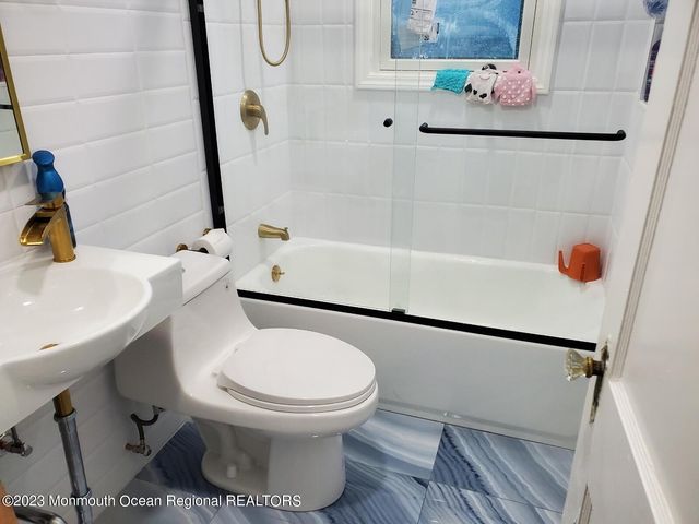 232 Jerome Avenue, Oakhurst, NJ 07755