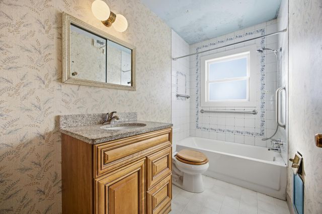 1421 19th Street S, Fargo, ND 58103