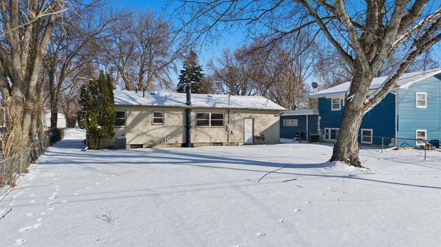 1421 19th Street S, Fargo, ND 58103