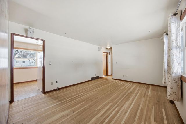 1421 19th Street S, Fargo, ND 58103