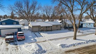 1421 19th Street S, Fargo, ND 58103