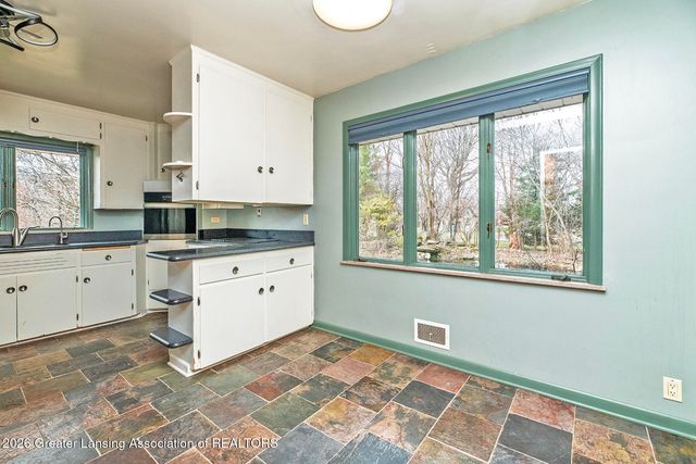 3001 Westchester Road, Lansing, MI 48911