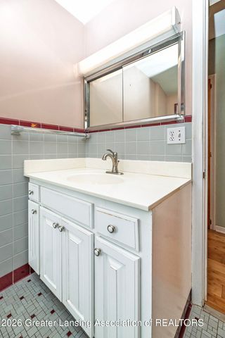 3001 Westchester Road, Lansing, MI 48911