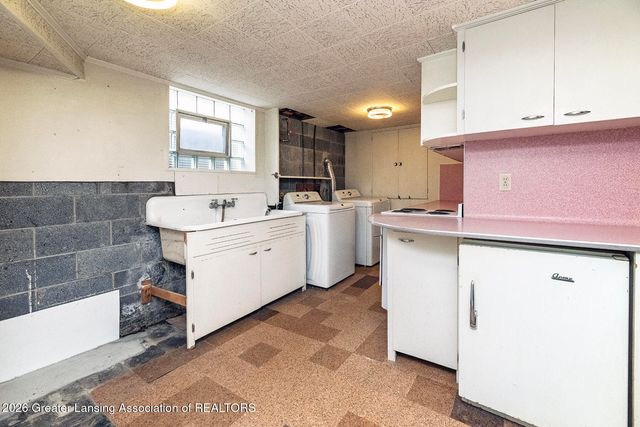 3001 Westchester Road, Lansing, MI 48911