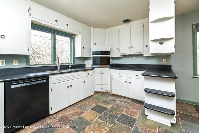 3001 Westchester Road, Lansing, MI 48911