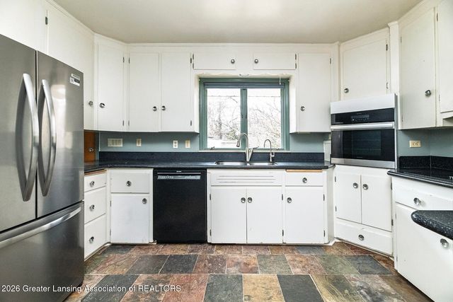 3001 Westchester Road, Lansing, MI 48911