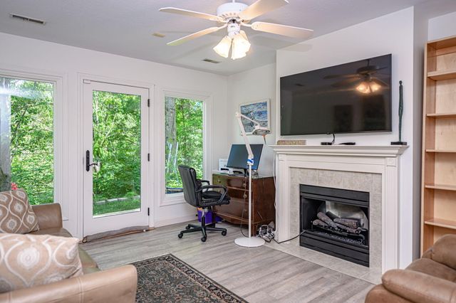 1809 SCARBOROUGH DR, Columbia, MO 65201
