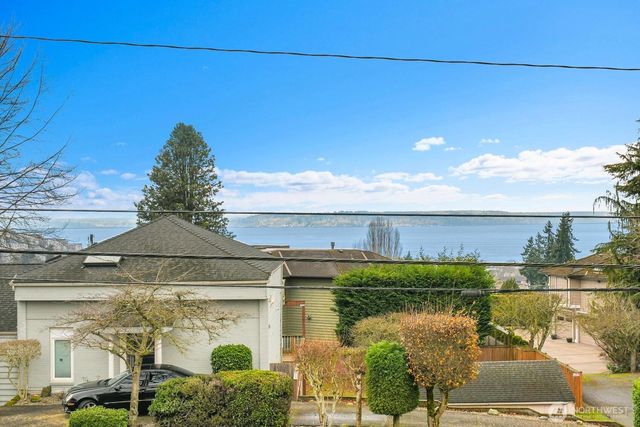 217 9th Avenue S, Edmonds, WA 98020