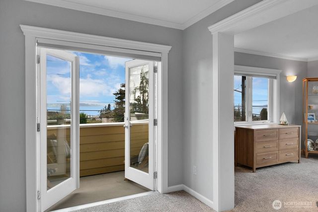 217 9th Avenue S, Edmonds, WA 98020