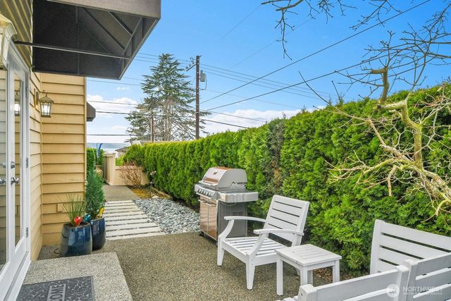 217 9th Avenue S, Edmonds, WA 98020