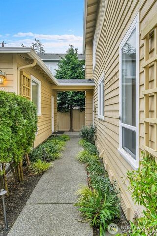 217 9th Avenue S, Edmonds, WA 98020