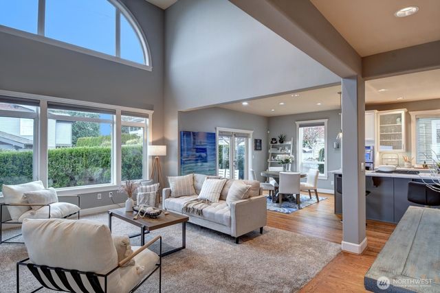 217 9th Avenue S, Edmonds, WA 98020