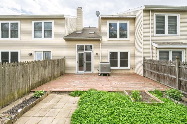 23 Stoney Creek Drive, Clifton Park, NY 12065