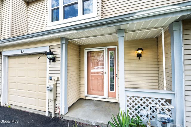 23 Stoney Creek Drive, Clifton Park, NY 12065