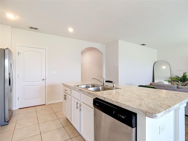 1040 CAMBRIDGE DRIVE, Winter Haven, FL 33881