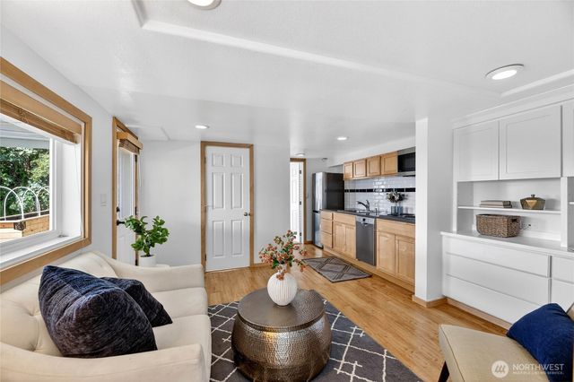 8261 Northrop Place SW, Seattle, WA 98136