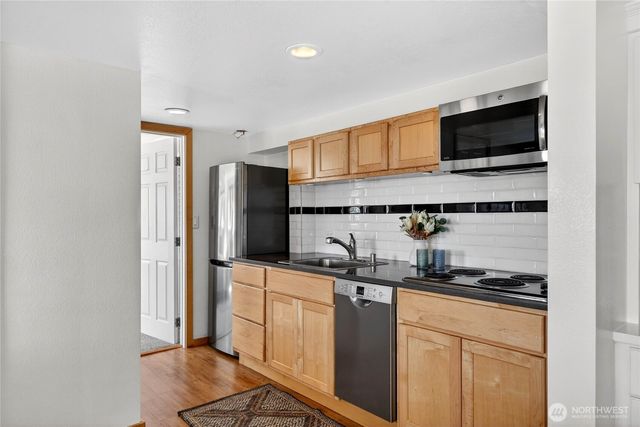 8261 Northrop Place SW, Seattle, WA 98136