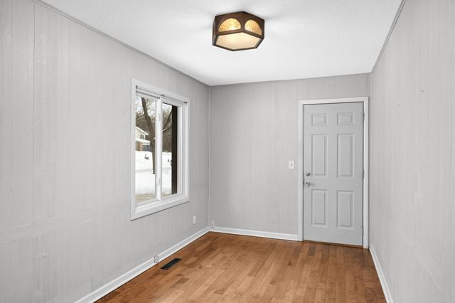 13312 Lakeview Drive, Burnsville, MN 55337