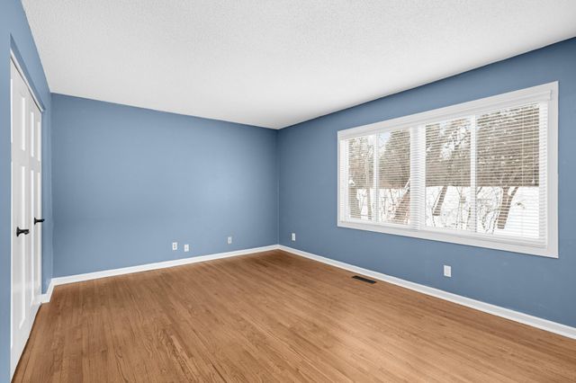 13312 Lakeview Drive, Burnsville, MN 55337