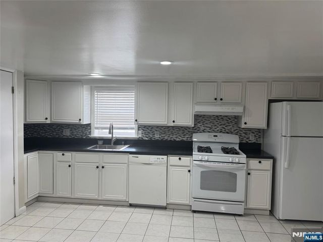 171 Charles Street 2, Secaucus, NJ 07094