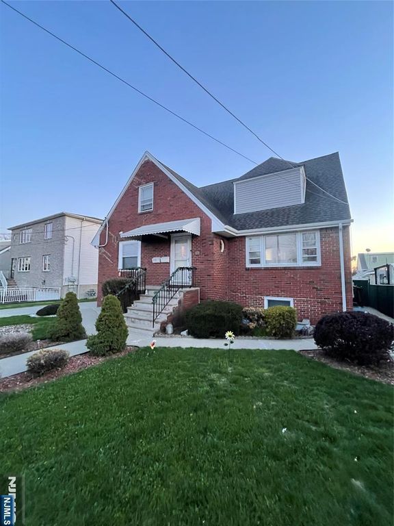 171 Charles Street 2, Secaucus, NJ 07094