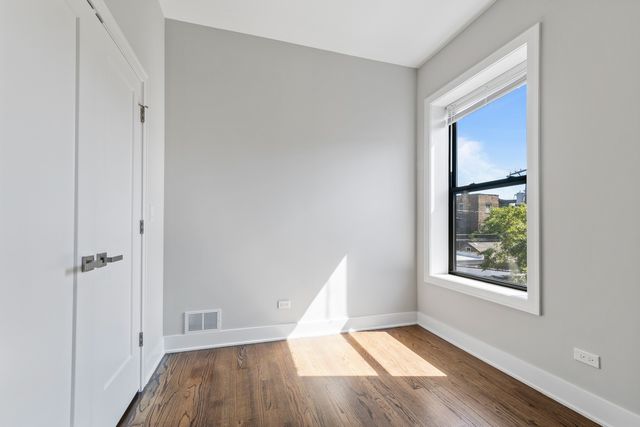 1472 W Summerdale Avenue 1RE, Chicago, IL 60640