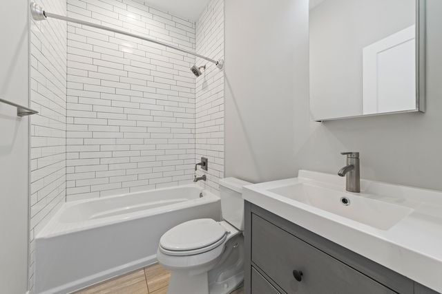 1472 W Summerdale Avenue 1RE, Chicago, IL 60640