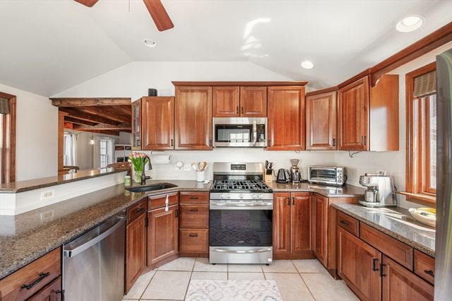 82 Dodge St 1, Beverly, MA 01915