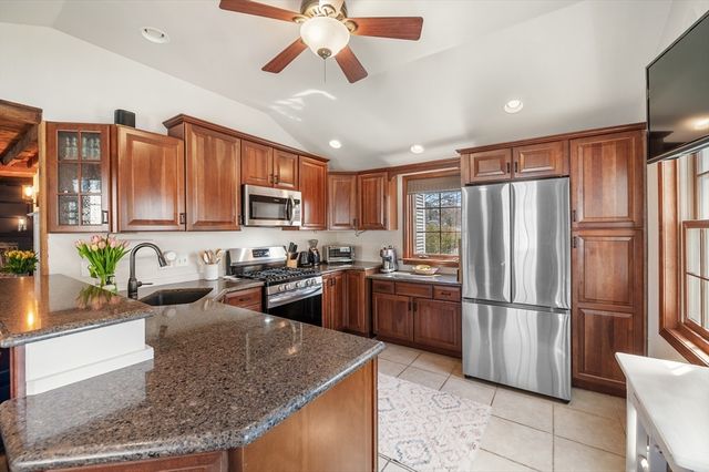 82 Dodge St 1, Beverly, MA 01915