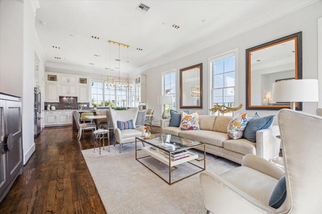 1619 Calumet Street, Houston, TX 77004