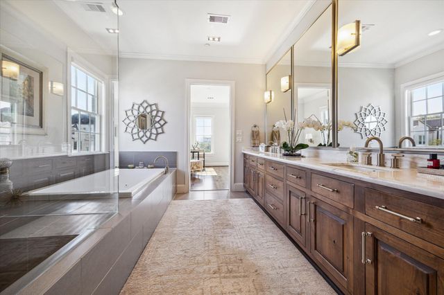 1619 Calumet Street, Houston, TX 77004