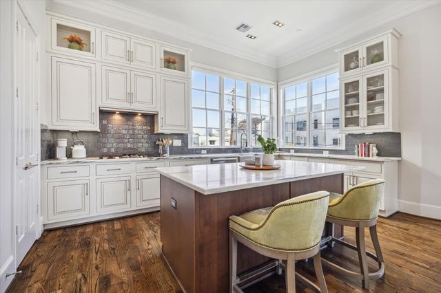 1619 Calumet Street, Houston, TX 77004