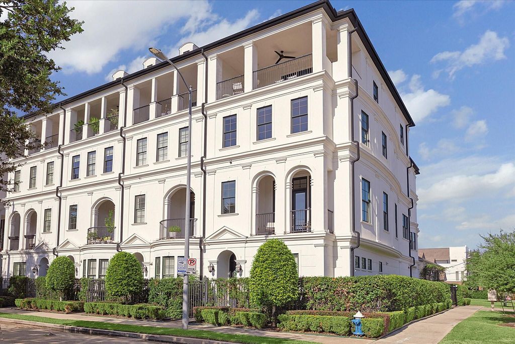 1619 Calumet Street, Houston, TX 77004