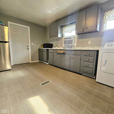 1525 E 23rd Street, Muncie, IN 47302