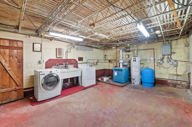 W349S4002 Waterville ROAD, Dousman, WI 53118