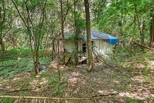 W349S4002 Waterville ROAD, Dousman, WI 53118