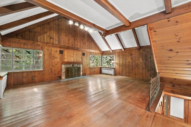W349S4002 Waterville ROAD, Dousman, WI 53118