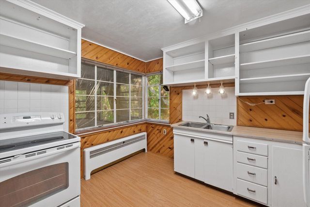 W349S4002 Waterville ROAD, Dousman, WI 53118